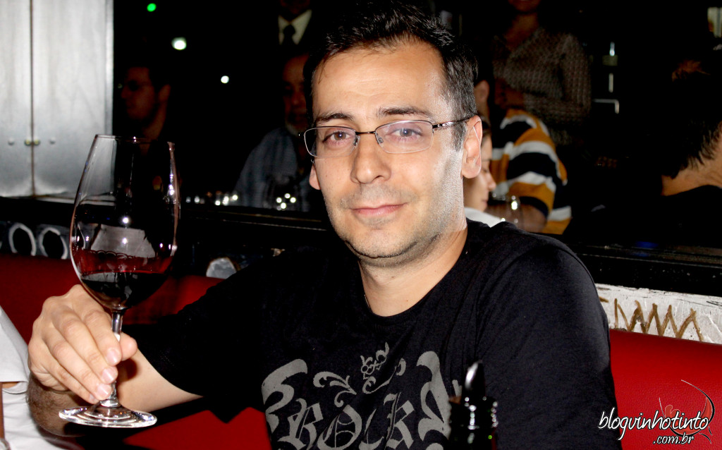 O importador de vinhos e também produtor e enólogo Márcio Moualla 