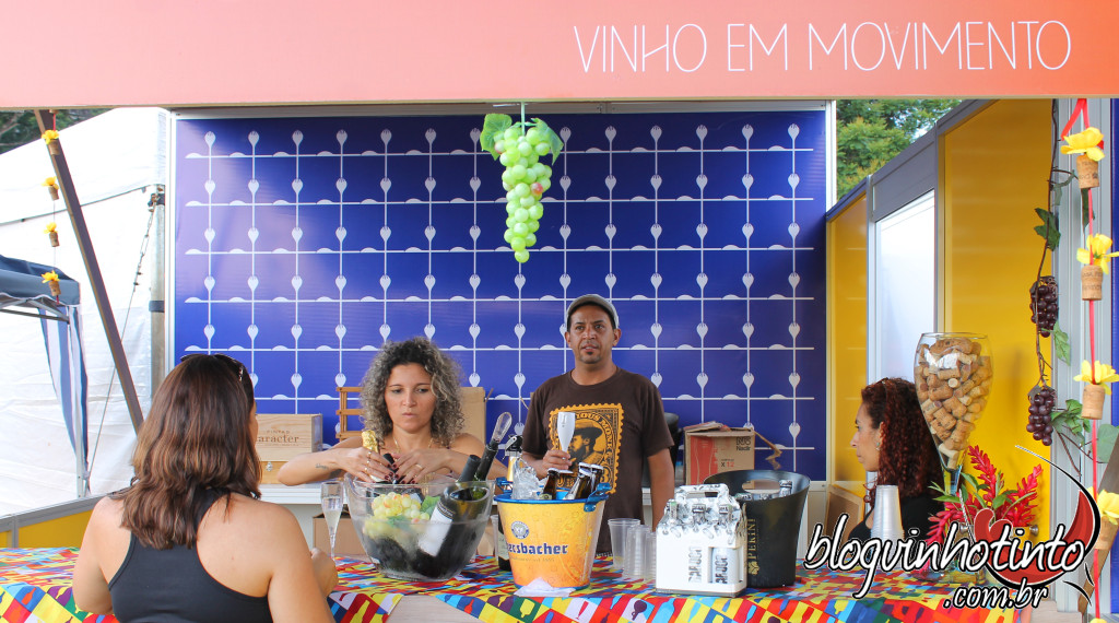 O quiosque Wine Moving - Vinhos em Movimento - não deixou faltar vinho na festa