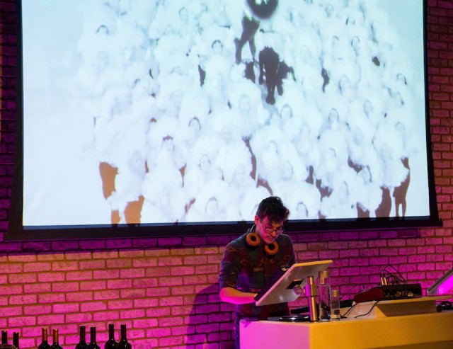 11251898_10152729455481436_8572344574850864320_n