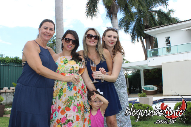 Um brinde à novas amizades proporcionadas durante o evento