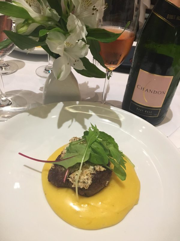 Chandon Brut Rosé e filé mignon grelhado