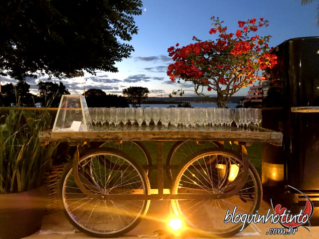 As taças de acrílico foram substituídas pelas de vidro nesta edição.