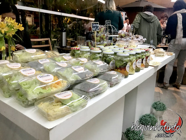 Um Espaço Gourmet com 18 estações das mais variadas comidas e petiscos foi montado durante a VII edição do Brinda Brasil 