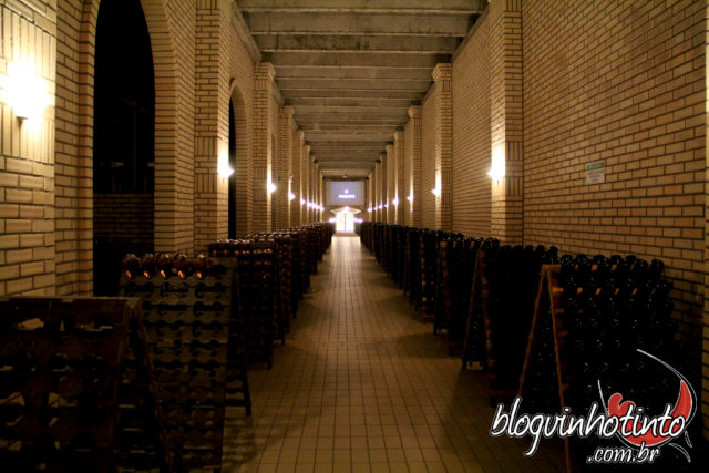 Maior cave subterrânea para espumantes da América Latina