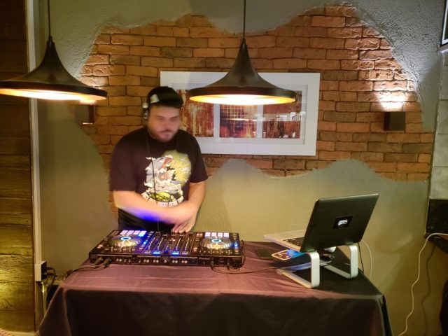 DJ às quartas e Dose Dupla