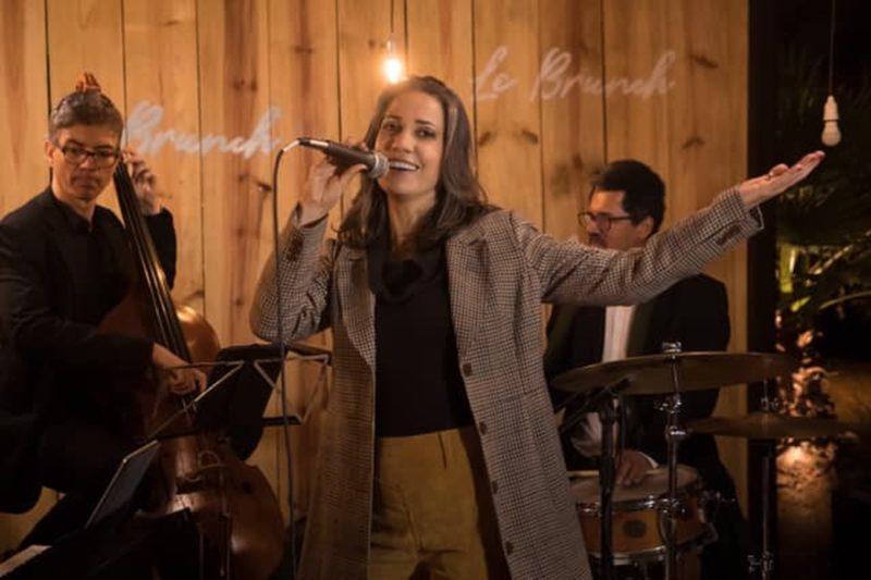 Rachel Alves traz em sua música influências de vivências com diversas culturas.