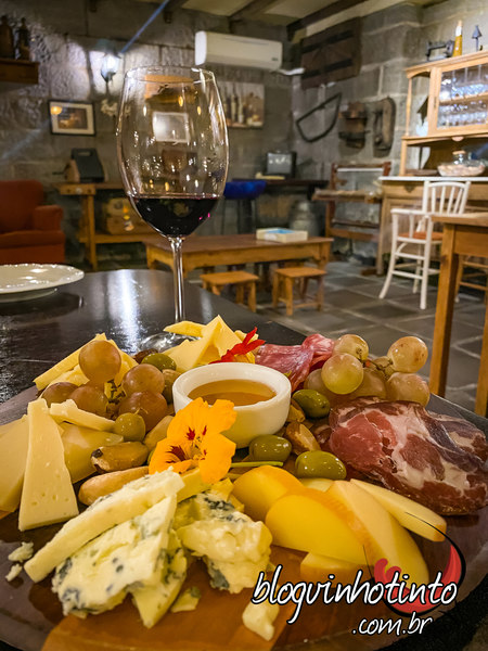 Tábua de frios e queijos especiais de entrada