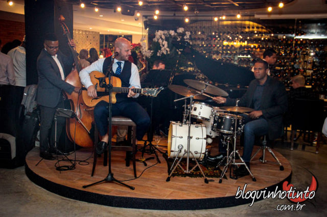 Espaço para música ao vivo no ambiente italiano do Complexo do Sudoeste