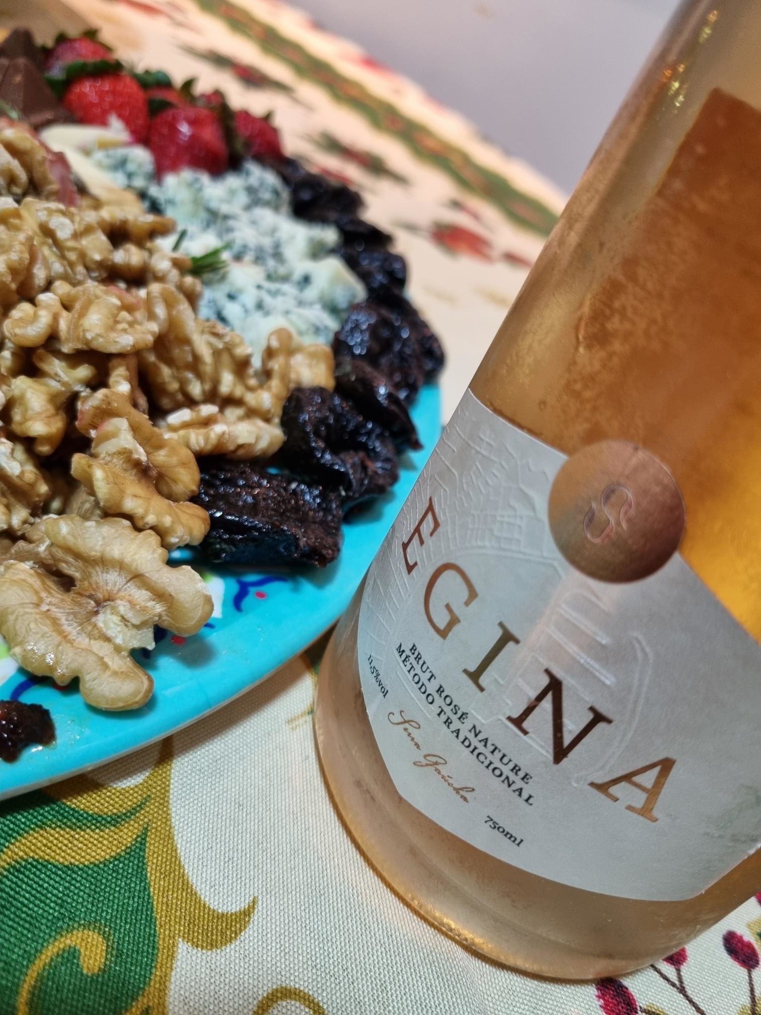 Espumante rosé tradicional com 18 meses de contato com as borras