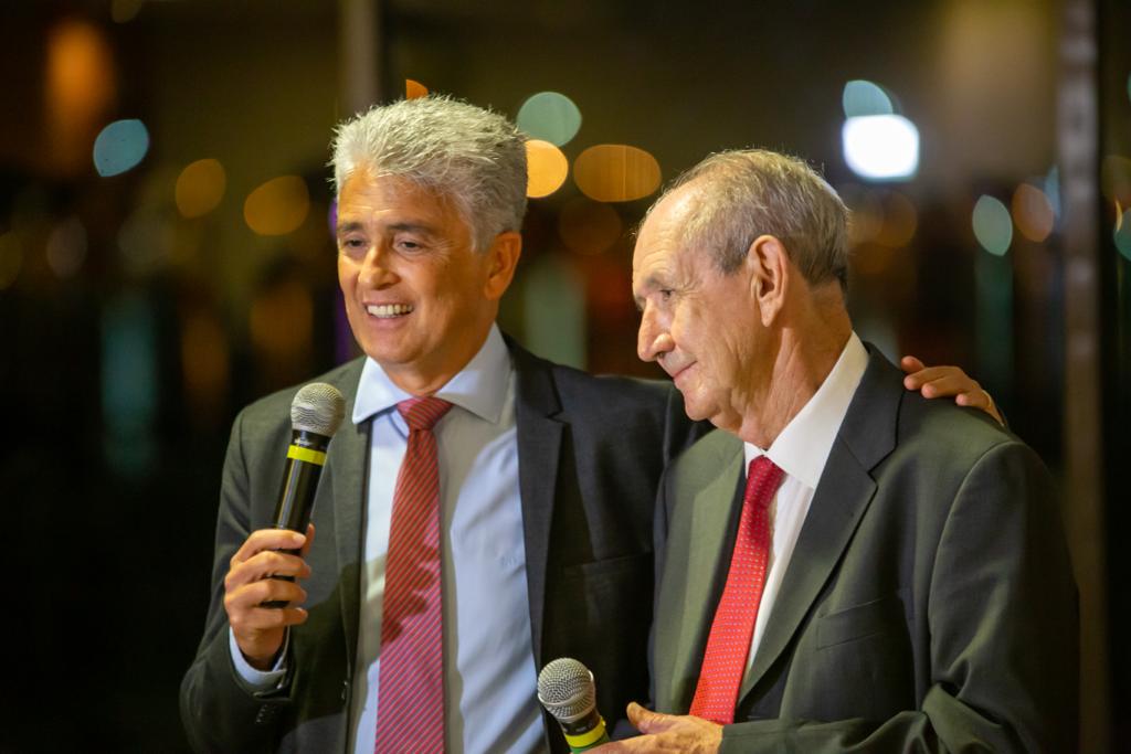 O médico Sebastião Ferro, proprietário da Serra das Galés, e o tetracampeão Bebeto, embaixador da linha Muralha