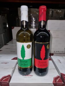 Vinho branco e tinto - Terras do Cedro
