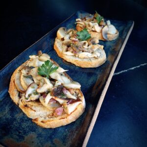 PINELLA - BRUSCHETA DE COGUMELOS